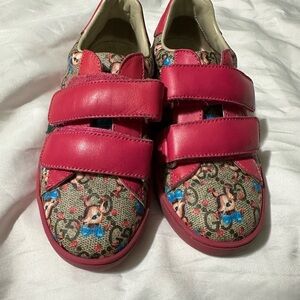 Size 29 girl Authentic Gucci shoes ❤️